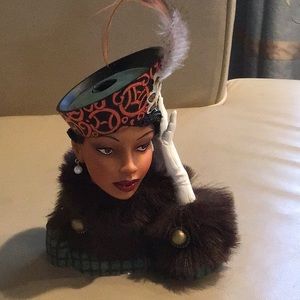 Cameo Girls head vase / Celeste 1916 / Windy City Miss Edition #17